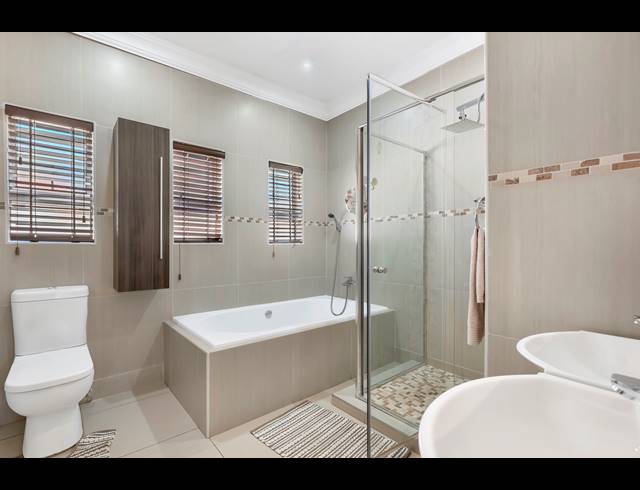 3 BEDROOM HOUSE FOR SALE IN KENSINGTON B